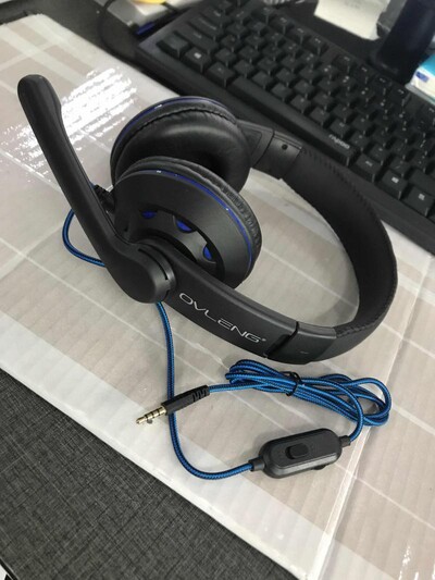 Slúchadlá s mikrofónom pre call centrum s USB slúchadlami, telefónom a počítačom, káblové slúchadlá pre počítač, notebook a PC