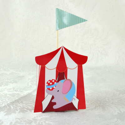 20gab/komplekts Circus Candy Box Papīra sarkans svītraina dāvanu kastīte ar karogu dzimšanas dienas ballītei Baby Shower Decorations Favors iepakojuma maisiņš