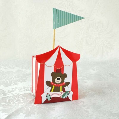20gab/komplekts Circus Candy Box Papīra sarkans svītraina dāvanu kastīte ar karogu dzimšanas dienas ballītei Baby Shower Decorations Favors iepakojuma maisiņš