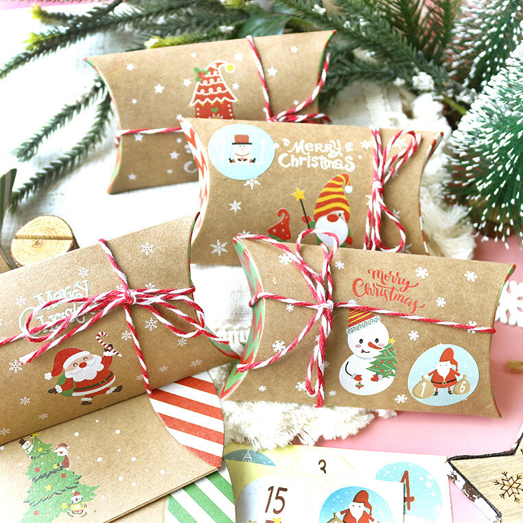 24 части Партидна коледна кутия за бонбони Форма на възглавница Крафт хартия Кутия за празничен подарък Коледна украса Направи си сам