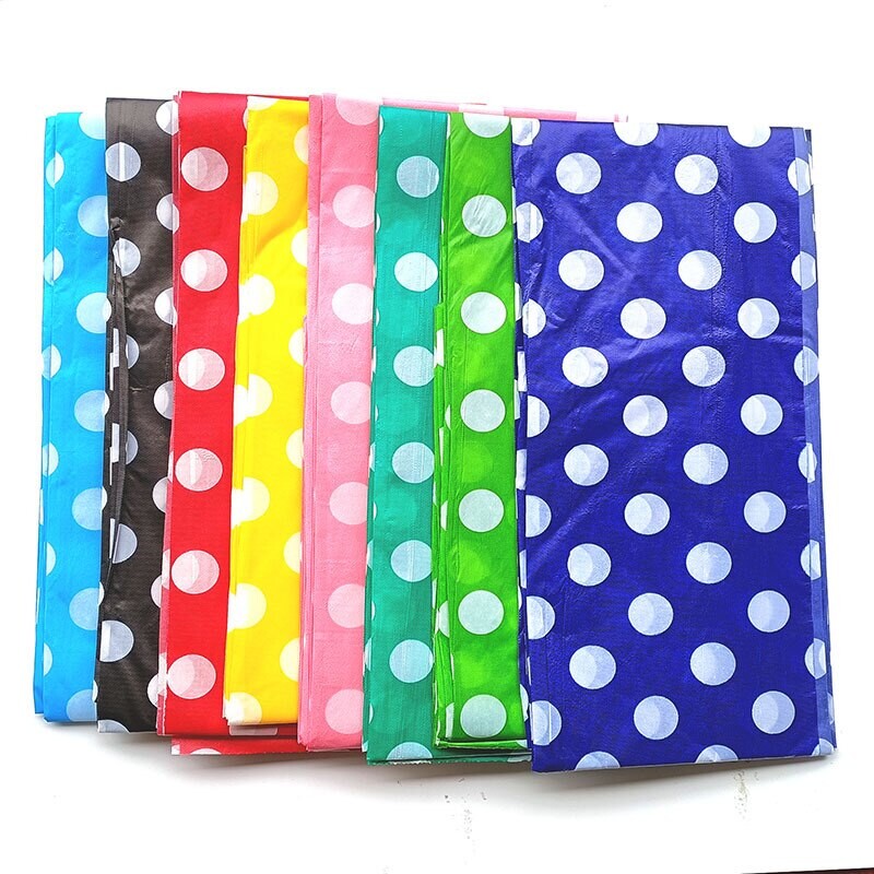 Față de masă din plastic de unică folosință Husă de masă cu puncte impermeabilă pentru petrecere de zi de naștere Față de masă ecologică 137X274CM