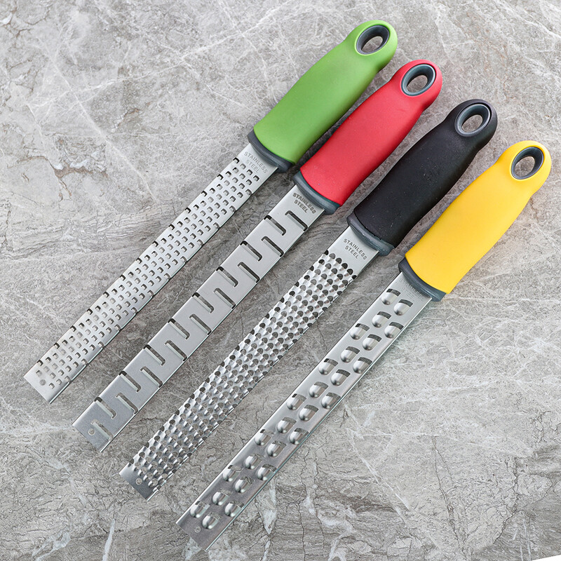 Citrus citromhéj és sajtreszelő-parmezán sajt, citrom, gyömbér, fokhagyma, szerecsendió, csokoládé, zöldségek, gyümölcsök, konyhai eszközök