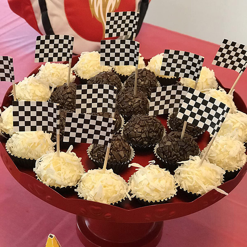 Wheel Racing Car Party Cake Decor Gumiabroncs Cupcake Topper Mini Kockás Racing Flag Cupcake Toppers Verseny tematikus party kellékek