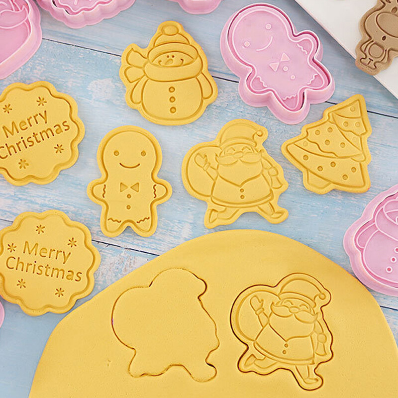 Cutter pentru biscuiți de Crăciun în 4 stiluri