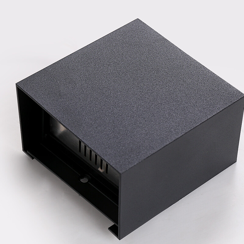 Lumină de perete modernă de exterior Aplice pentru balcon rezistent la apă Corp de iluminat cu LED Negru Sqaure Sus în jos Lumină Unghi reglabil