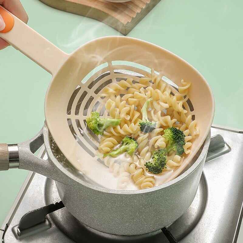 Szivárgó konyhai tészta kanál horgászgombóc, hosszú nyelű élelmiszer minőségű, magas hőmérsékletnek ellenálló spagetti nagy tölcsér