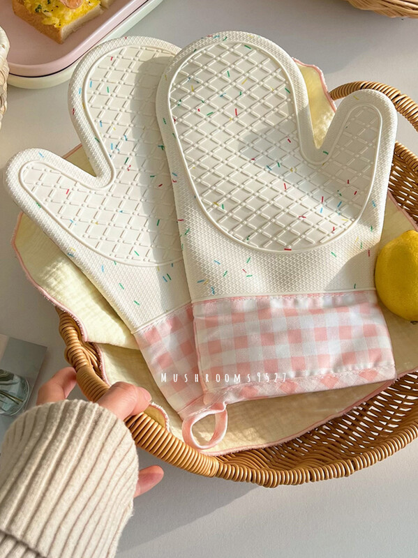 Koreai édes aranyos praktikus rózsaszín kockás pamut cukor tű szilikon csúszásmentes hőálló mikrohullámú forrázásgátló kesztyű