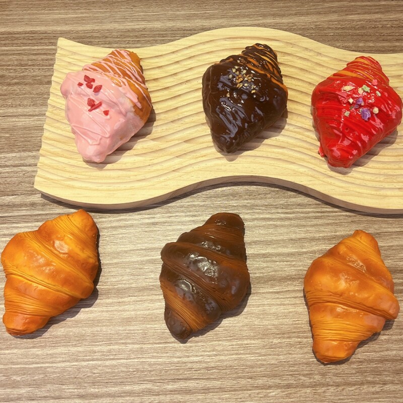 Szimulált croissant Hamis lekvár croissant Támogatás testreszabás Sütőbolt dekorációs kellékei Fényképezés kellékei