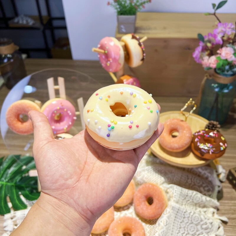 10 cm-es szimulációs fánk kenyér stresszoldó hamis kenyér torta lakberendezési kijelző Esküvői édes dekorációk fotózási kellékek 1 db