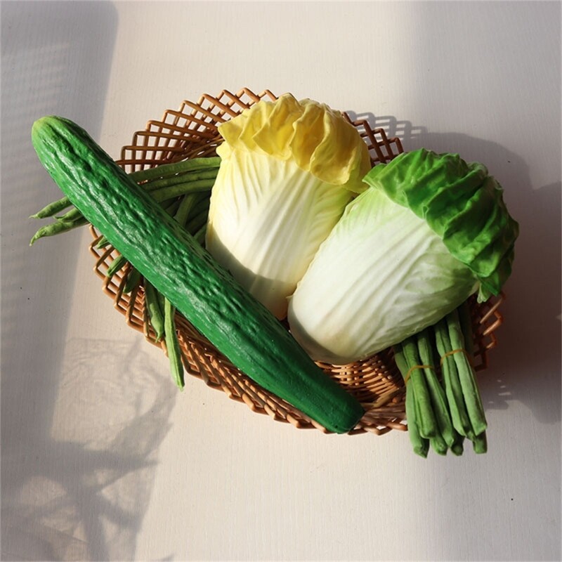 Valósághű szimulációs zöldségdísz puha és biztonságos rtificial hamis padlizsán uborka díszmásolatai megjelenítésre