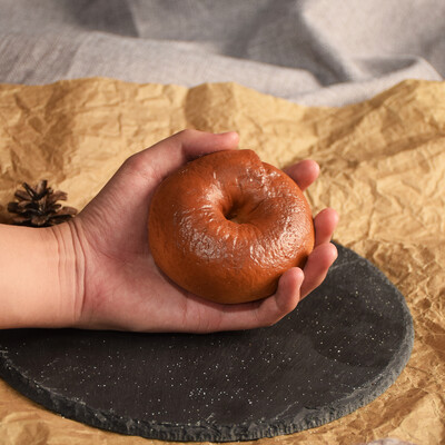 Szimulált bagel-modell, kenyérmodell, nagy hűségű puha kenyér, hamis élelmiszer-játékok, lakberendezési bolti kijelző