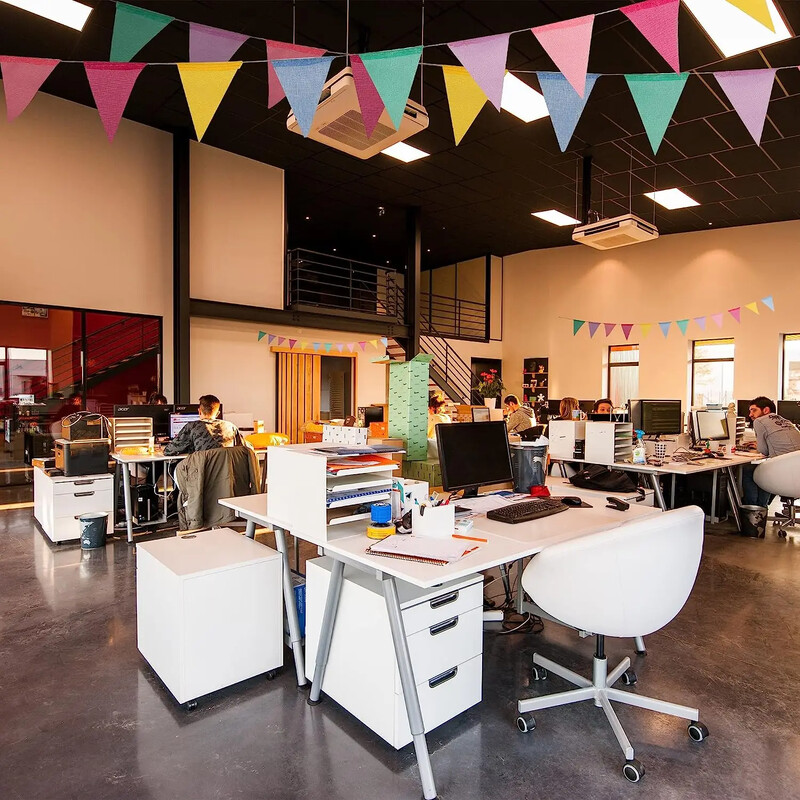 4M 12 DB Színes sármány Juta vászon Zászlók Zászlók Születésnapi Sármány Bannerek Falra akasztható Esküvői Banner Party Garland OtthonDecor