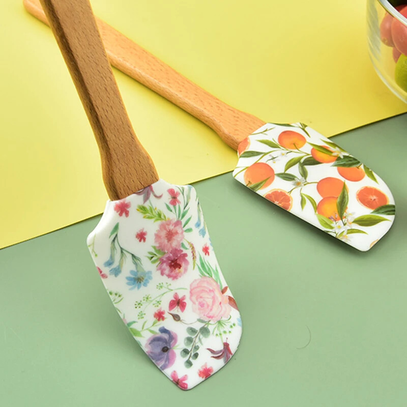 Medinės rankenos silikono tešlos mentele virtuvės šokolado kremo maišytuvas grandiklis Nelipnus miltų tešlos pyragų maišytuvas Kepimo įrankiai