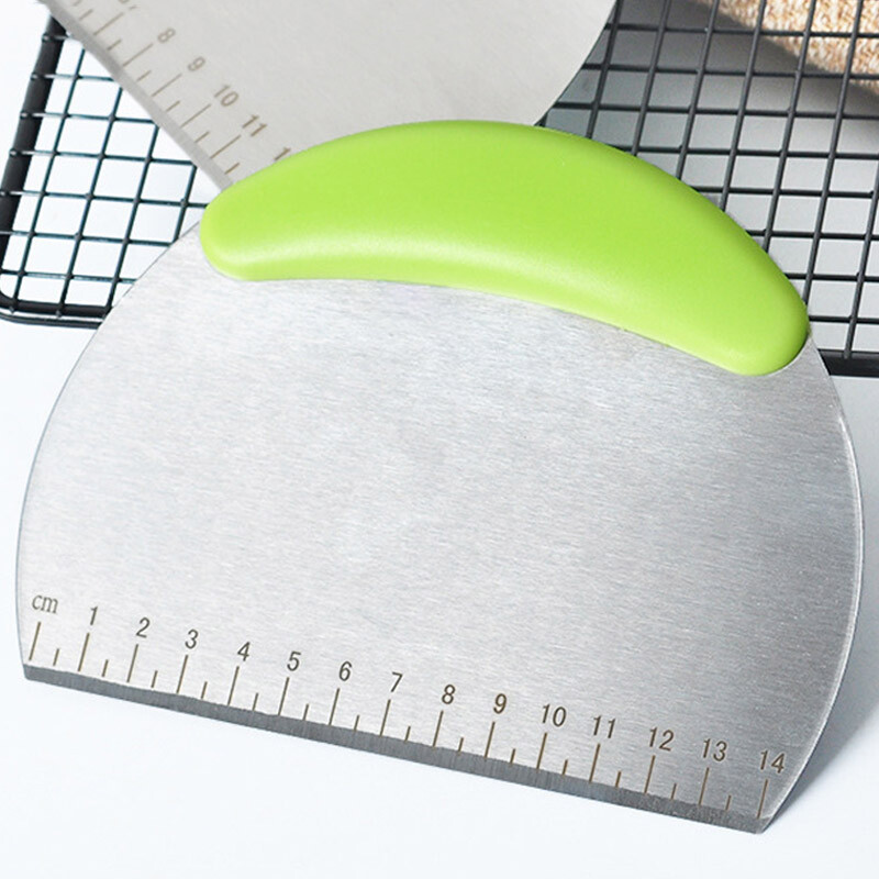 Rozsdamentes acél tésztavágó félkör alakú kaparós tészta kenyérvágó pikkelyes pizzavágó kényelmes fogantyús konyhai sütőeszközök