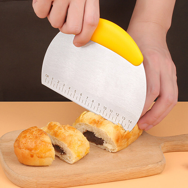 Rozsdamentes acél tésztavágó félkör alakú kaparós tészta kenyérvágó pikkelyes pizzavágó kényelmes fogantyús konyhai sütőeszközök