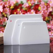 1 vnt. kepimo įrankis plastikinis grandiklis „pasidaryk pats“ tešlos kremas Mentele trapecijos formos tešlos pjaustymui tortų skirstytuvas Virtuvės priedai