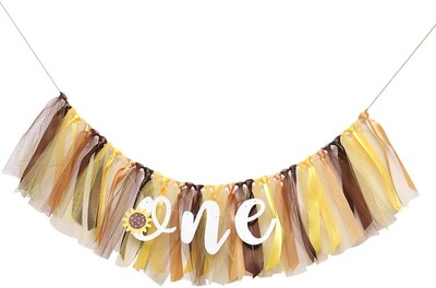 Kislány szalaghirdetés az 1. születésnapra - Etetőszék szalaghirdetés az első babaváró születésnapi dekorációhoz, tüllfüzér zászló