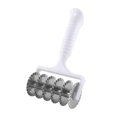 Duonos tinklelis Peilis kočėlas Picos žievelės angos atidarytuvas Sausainių skylutė Makaronų pjaustyklė Nėrinių pjaustymo įrankiai Kepimo įrankiai Kočiojimo įrankis