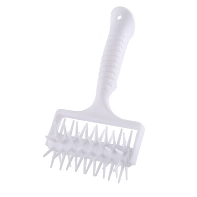 Duonos tinklelis Peilis kočėlas Picos žievelės angos atidarytuvas Sausainių skylutė Makaronų pjaustyklė Nėrinių pjaustymo įrankiai Kepimo įrankiai Kočiojimo įrankis