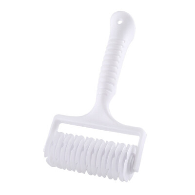 Duonos tinklelis Peilis kočėlas Picos žievelės angos atidarytuvas Sausainių skylutė Makaronų pjaustyklė Nėrinių pjaustymo įrankiai Kepimo įrankiai Kočiojimo įrankis