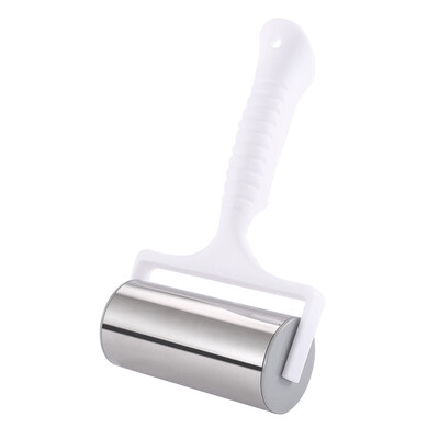 Duonos tinklelis Peilis kočėlas Picos žievelės angos atidarytuvas Sausainių skylutė Makaronų pjaustyklė Nėrinių pjaustymo įrankiai Kepimo įrankiai Kočiojimo įrankis