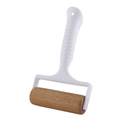 Duonos tinklelis Peilis kočėlas Picos žievelės angos atidarytuvas Sausainių skylutė Makaronų pjaustyklė Nėrinių pjaustymo įrankiai Kepimo įrankiai Kočiojimo įrankis