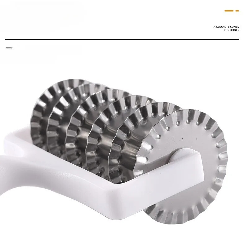 Duonos tinklelis Peilis kočėlas Picos žievelės angos atidarytuvas Sausainių skylutė Makaronų pjaustyklė Nėrinių pjaustymo įrankiai Kepimo įrankiai Kočiojimo įrankis