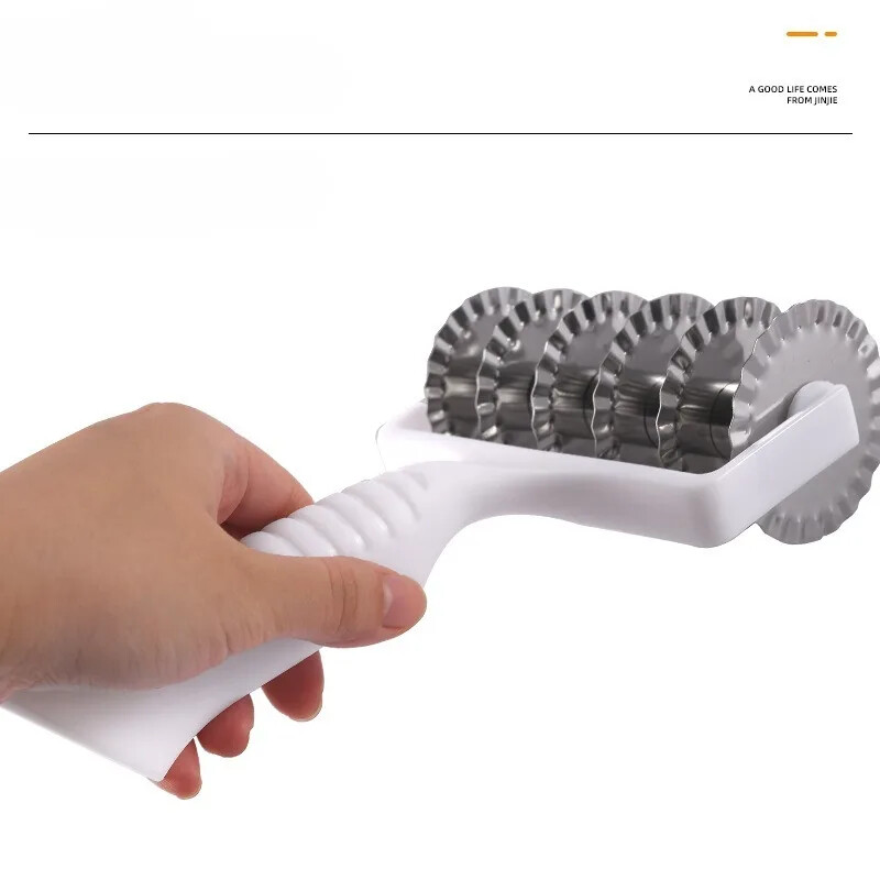 Duonos tinklelis Peilis kočėlas Picos žievelės angos atidarytuvas Sausainių skylutė Makaronų pjaustyklė Nėrinių pjaustymo įrankiai Kepimo įrankiai Kočiojimo įrankis