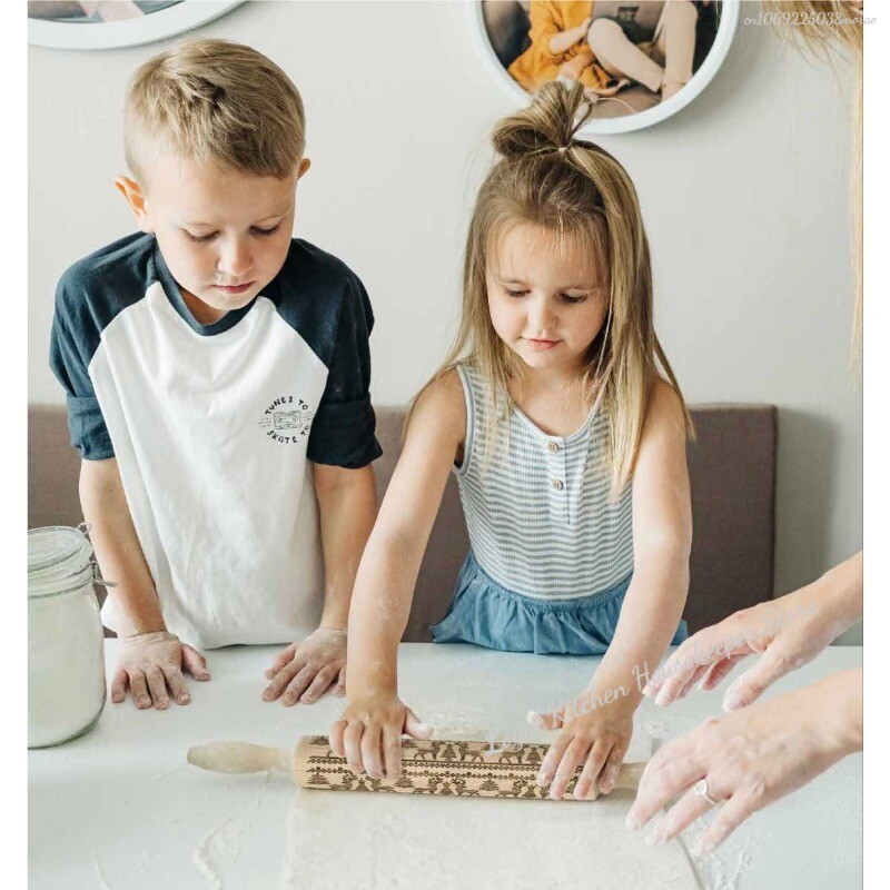 1db karácsonyi fa dombornyomott sodrófa 12 rácsos kerek pecséttel cukrászsütéshez mélygravírozó süti bélyegzőeszköz