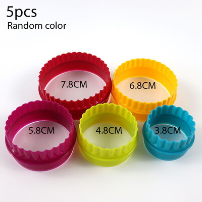 Dombornyomott sodrófa karácsonyra, rénszarvas virágmintával gravírozott görgős tésztával karácsonyi dekoráció sütihez keksz tortához