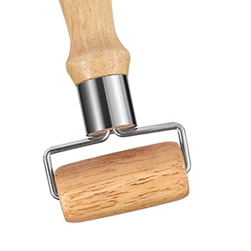 Kis sodrófa konyhai szerszám T alakú fából készült tészta kézi hengerrel, tartós pizza