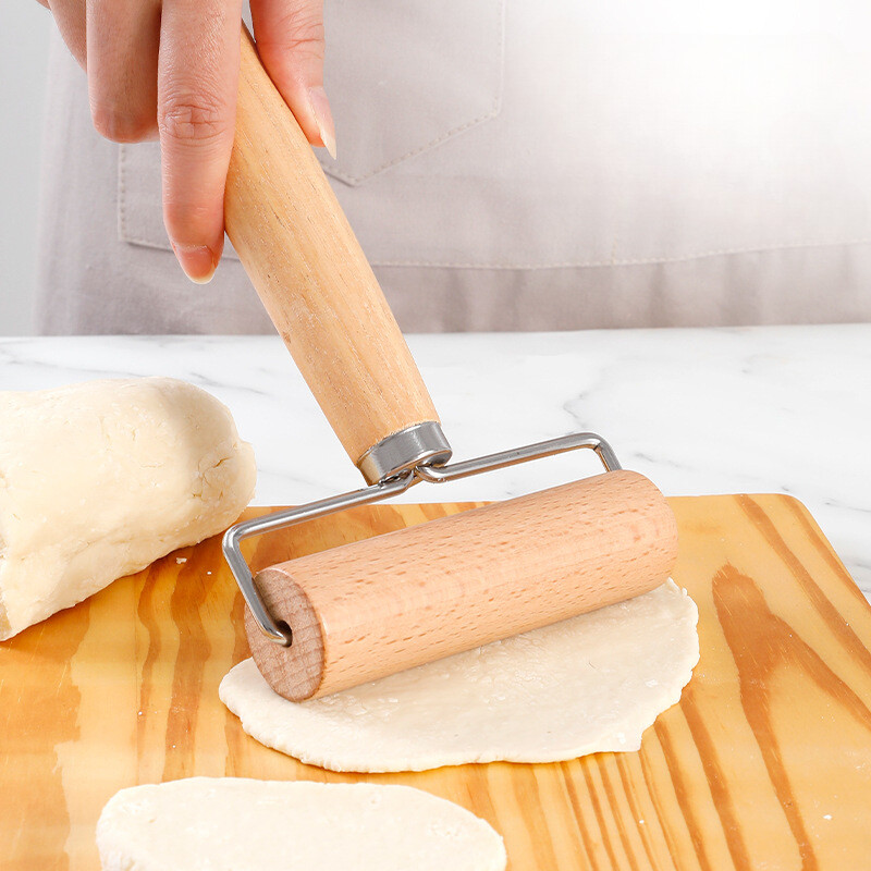 Medinės rankenos kočėlas su dvigalviu buitiniu medžio masyvo voleliu koldūno oda Buko medienos kočėlui