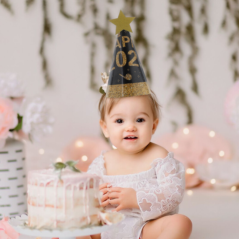 6 db Szilveszteri kalap Eve Papírsapka Kalapok Happy Cone Kellékek Éves Kiegészítők Férfi Felnőtt Smink Jelmez Kellékek