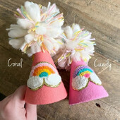 Baba pasztell rózsaszín lila szivárvány születésnapi kalapok Boldog születésnapi parti kúpos sapka pom pomokkal 100 napos babazuhany dekorációval