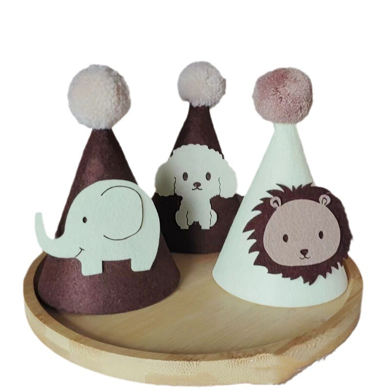 INS 1 db First Kids barna kutya születésnapi sapka nem szőtt krémszínű oroszlán állatparti hegyes sapka