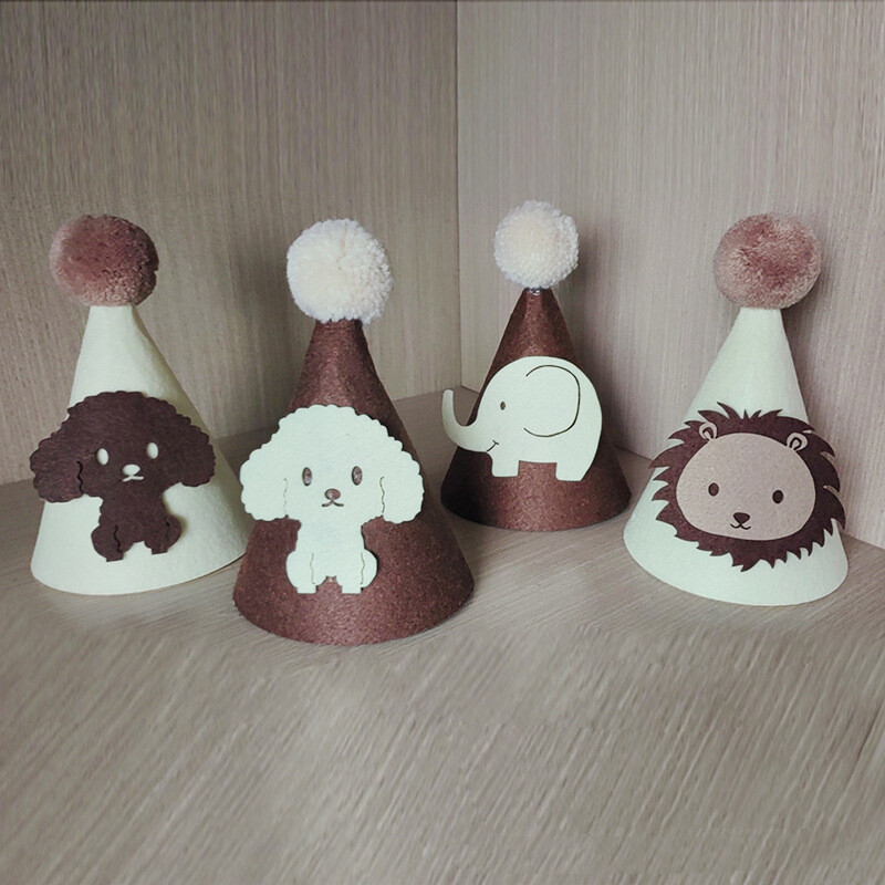 INS 1 db First Kids barna kutya születésnapi sapka nem szőtt krémszínű oroszlán állatparti hegyes sapka