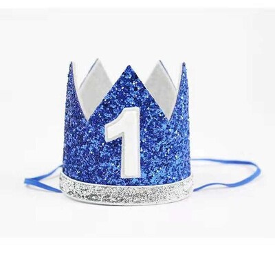 Újszülött kisgyermek kislány fiú fél 1/2 első második születésnapi koronaparti torta parti sapkák fejpánt kellékek