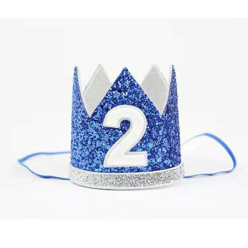 Újszülött kisgyermek kislány fiú fél 1/2 első második születésnapi koronaparti torta parti sapkák fejpánt kellékek