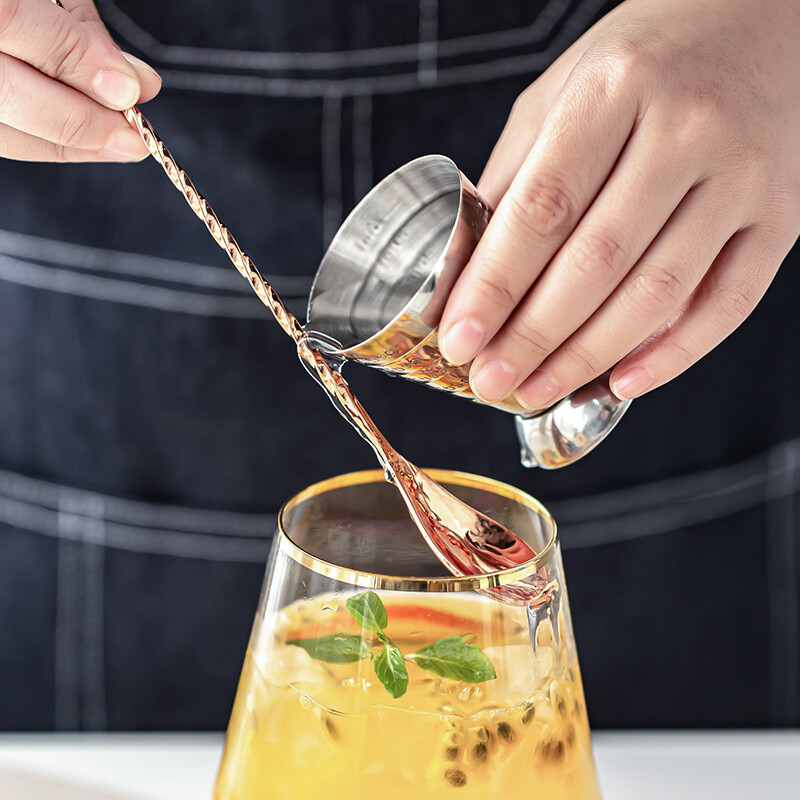 Nerūdijančio plieno strypo maišymo šaukštas kokteilių spiralinio rašto maišymo šaukštas su maišytuvu barmeno metalo aukso strypo šaukšto priedai