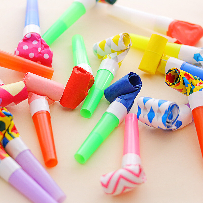 30 db színes csíkos pöttyfúvó kifúvó kürt síp zajkeltő játékok gyerekeknek születésnapi buli Baba zuhany Pinata ajándék