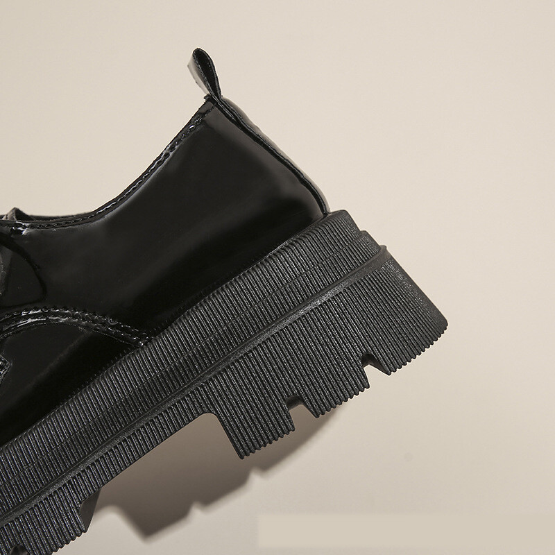 Melnas, biezas zoles kurpes sievietēm rudens ziema jauna stila 2024jk britu stila mežģīņu platformas kurpes ar svārkiem un ādas apaviem