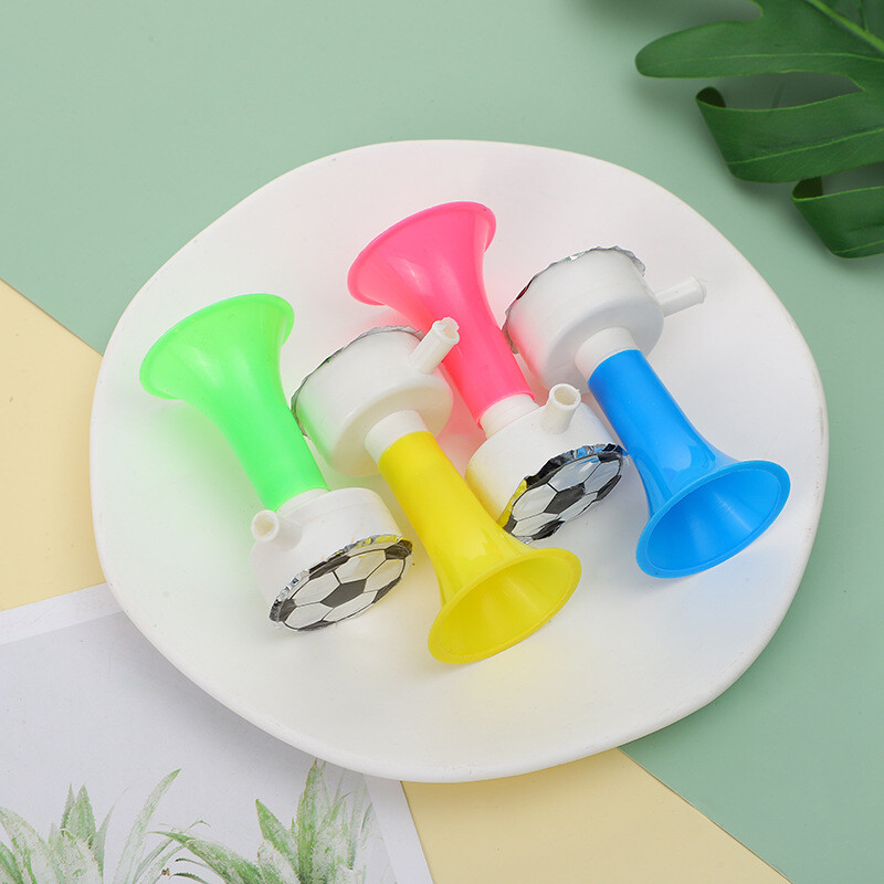 20 tk Mini multifilmid Jalgpall Sport Tingimuseks mõeldud vilemänguasjad beebide sünnipäevapeoks, soosivad lapsi kooli tagasi Pinata täitematerjalid