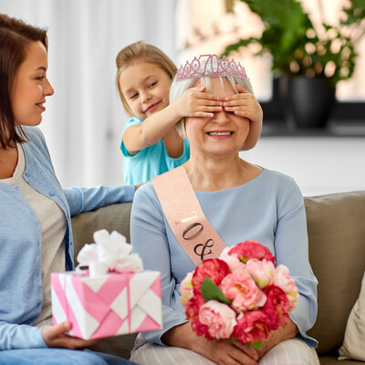 Kalnų krištolinis diržas, 70 metų senumo pečių juostos karūnos gimtadienio dekoracijos Tiara 70-osios juostos vakarėlio vyras