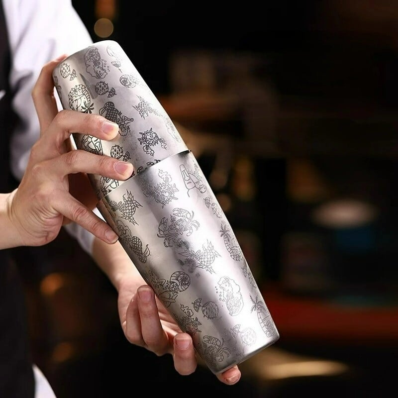 22 uncijos / 28,7 uncijos Tiki Etched Boston kokteilių plaktuvų juostos skardinės iš nerūdijančio plieno barmeno rinkinys, graviruotas maišymo plaktuvo rinkinys, juostos įrankiai