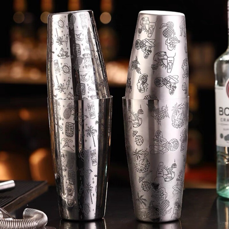 22 uncijos / 28,7 uncijos Tiki Etched Boston kokteilių plaktuvų juostos skardinės iš nerūdijančio plieno barmeno rinkinys, graviruotas maišymo plaktuvo rinkinys, juostos įrankiai