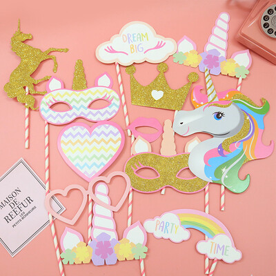 Set de 12 bucăți de elemente de recuzită pentru fotografii cu tema de unicorn, hârtie colorată, accesorii pentru cabină foto de mână, set de decorațiuni amuzante pentru fotografii de petrecere.