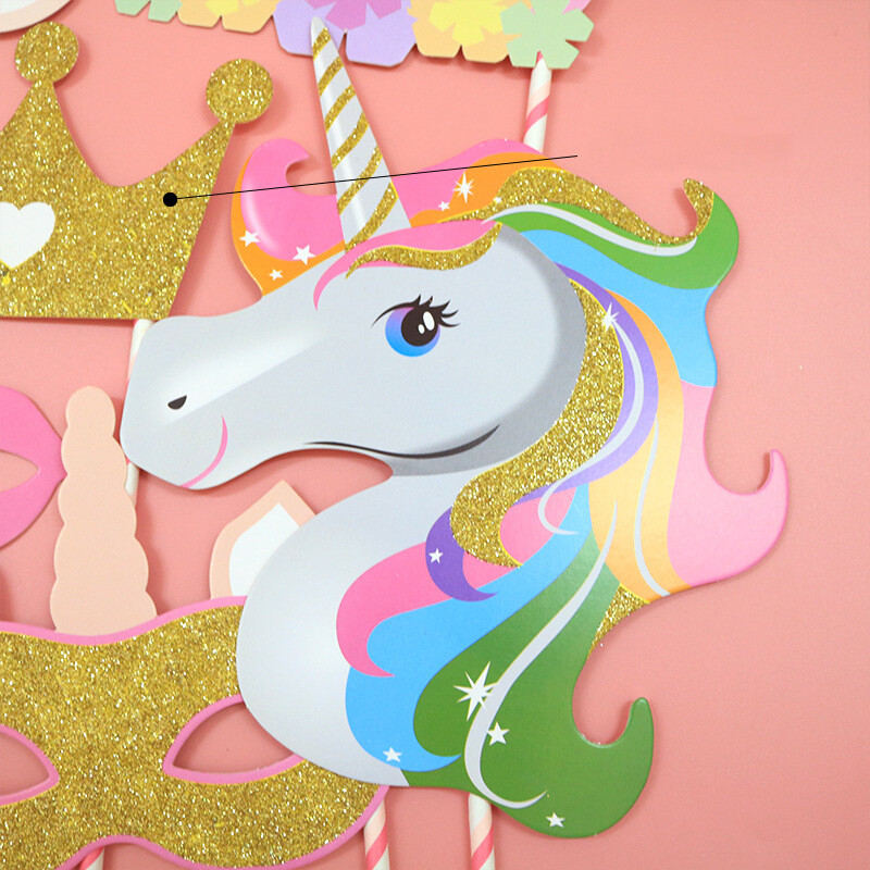 Set de 12 bucăți de elemente de recuzită pentru fotografii cu tema de unicorn, hârtie colorată, accesorii pentru cabină foto de mână, set de decorațiuni amuzante pentru fotografii de petrecere.