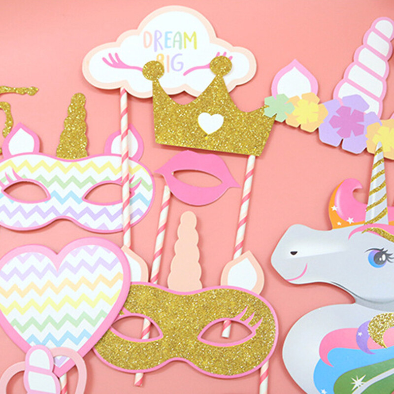 Set de 12 bucăți de elemente de recuzită pentru fotografii cu tema de unicorn, hârtie colorată, accesorii pentru cabină foto de mână, set de decorațiuni amuzante pentru fotografii de petrecere.
