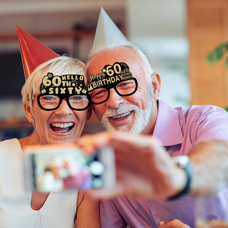 18. 30. 40. 50. Születésnapi parti Papírszemüveg Fekete arany Boldog születésnapi parti dekoráció 18 30 40 50 60 70 éves fényképes kellék