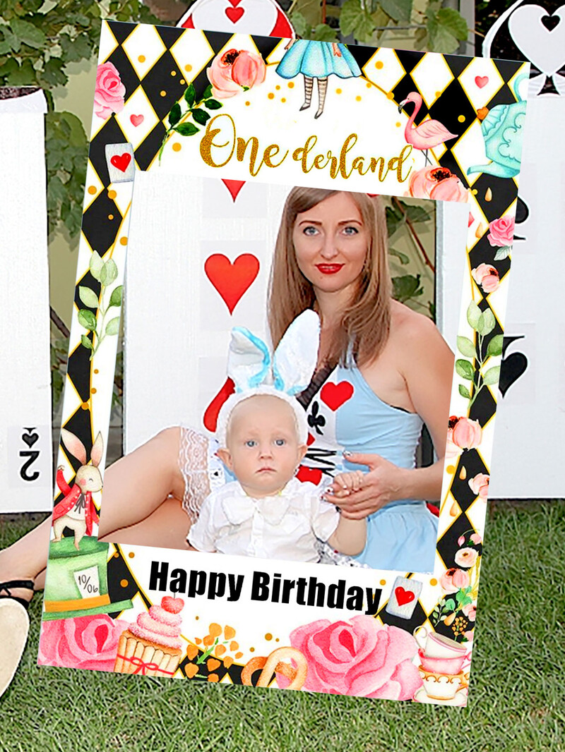 Alisa Onederlande 1-ojo gimtadienio fonas Alisa Onederlande vakarėlio reikmenys Alisa Onederlande vakarėlio fotokabinos rekvizitai